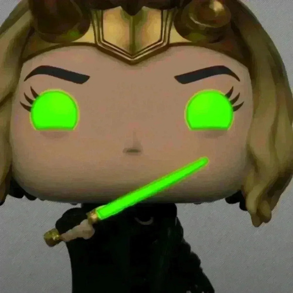 Funko pop 897 Loki Sylvie glow in the dark walmart exclusive - Picture 6 of 8